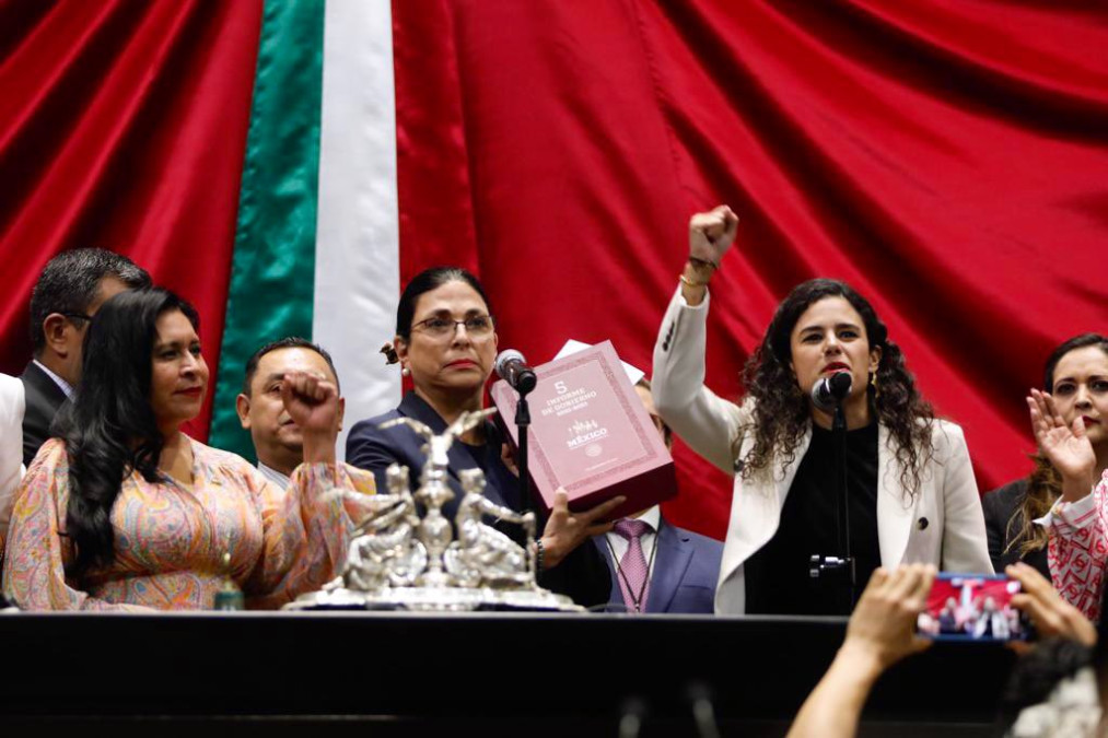 Entregó Luisa María Alcalde 5o Informe de Gobierno de AMLO 