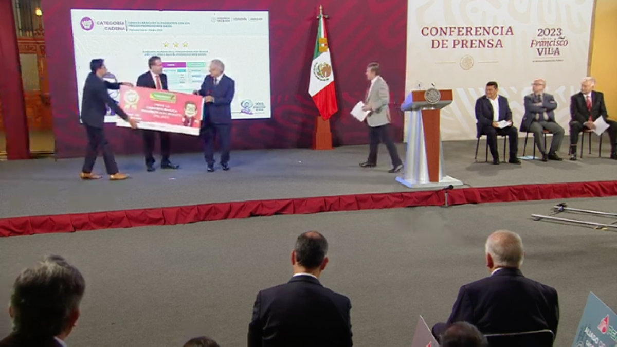 Bodega Aurrera es la cadena con los precios más bajos de la canasta básica: Profeco