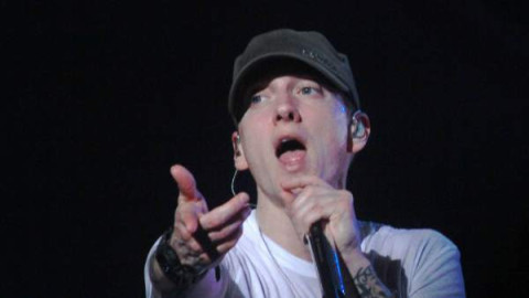 Eminem desata el pánico en un concierto con efectos de pirotecnia