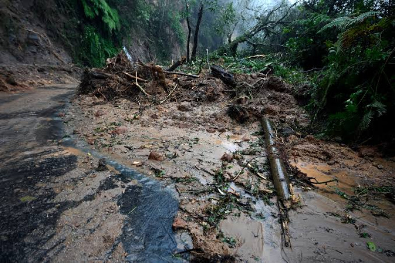 Tras lluvias, hay 259 carreteras y puentes que permanecen afectados