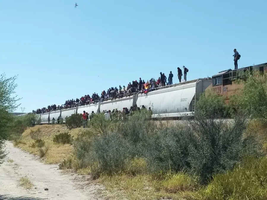 Ferromex para trenes por crisis de migrantes