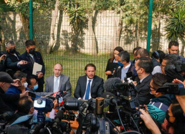 Acusan a Alejandro Encinas de presentar pruebas falsas en caso Ayotzinapa 