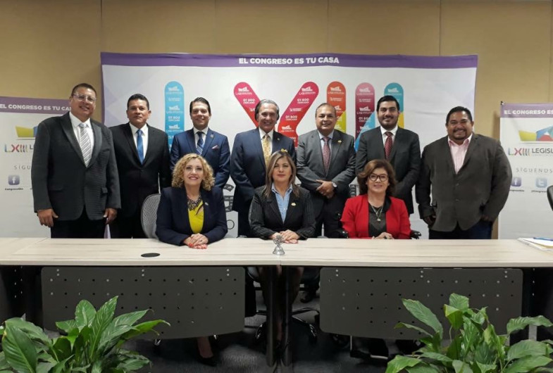 Destaca tamaulipeco en firma de contrato del SIGD