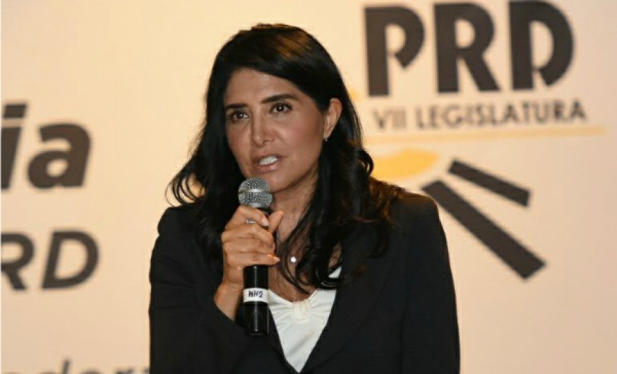 Celebran regreso de Barrales al Senado, rechazan a Barbosa