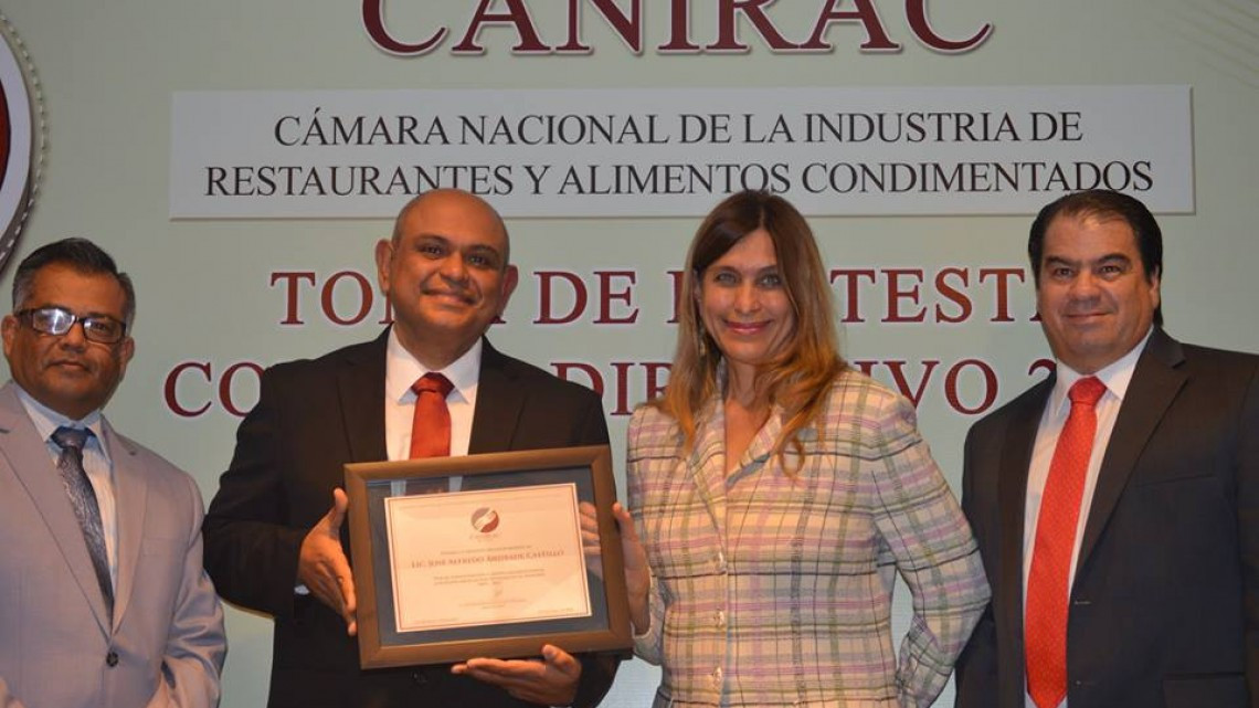 Asiste alcaldesa a cambio de la mesa directiva de CANIRAC