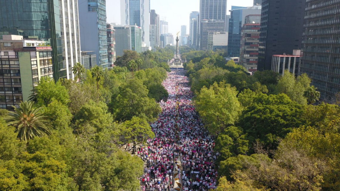Así transcurre la marcha en defensa del INE en la Ciudad de México y otros estados 