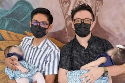 Por primera vez pareja gay logra registrar a sus hijas en Quintana Roo