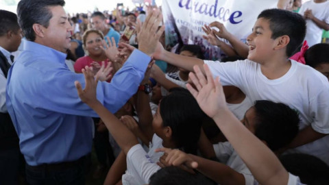 Inaugura CDV, plaza de Villa Esmeralda