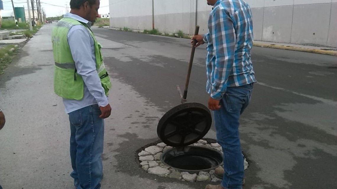 Avanza COMAPA con sondeo y limpieza en drenajes de Reynosa
