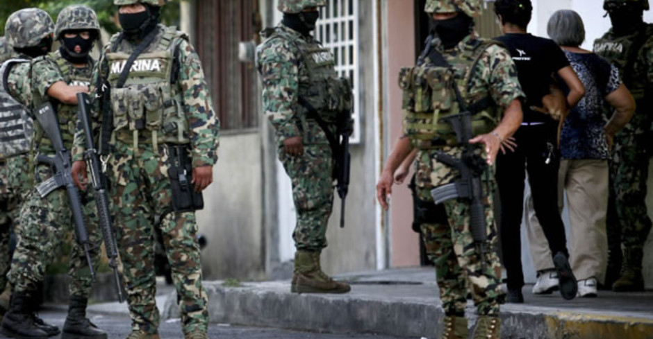 Pareja de McAllen asegura que elementos de SEMAR si les dispararon