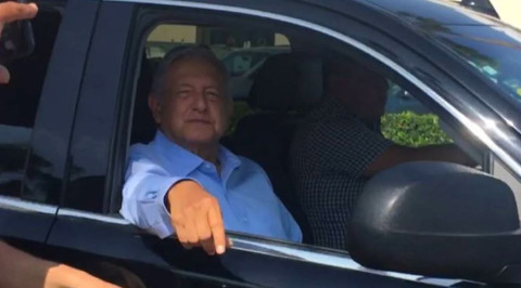 Evita AMLO hablar sobre tema de la Consulta Popular 