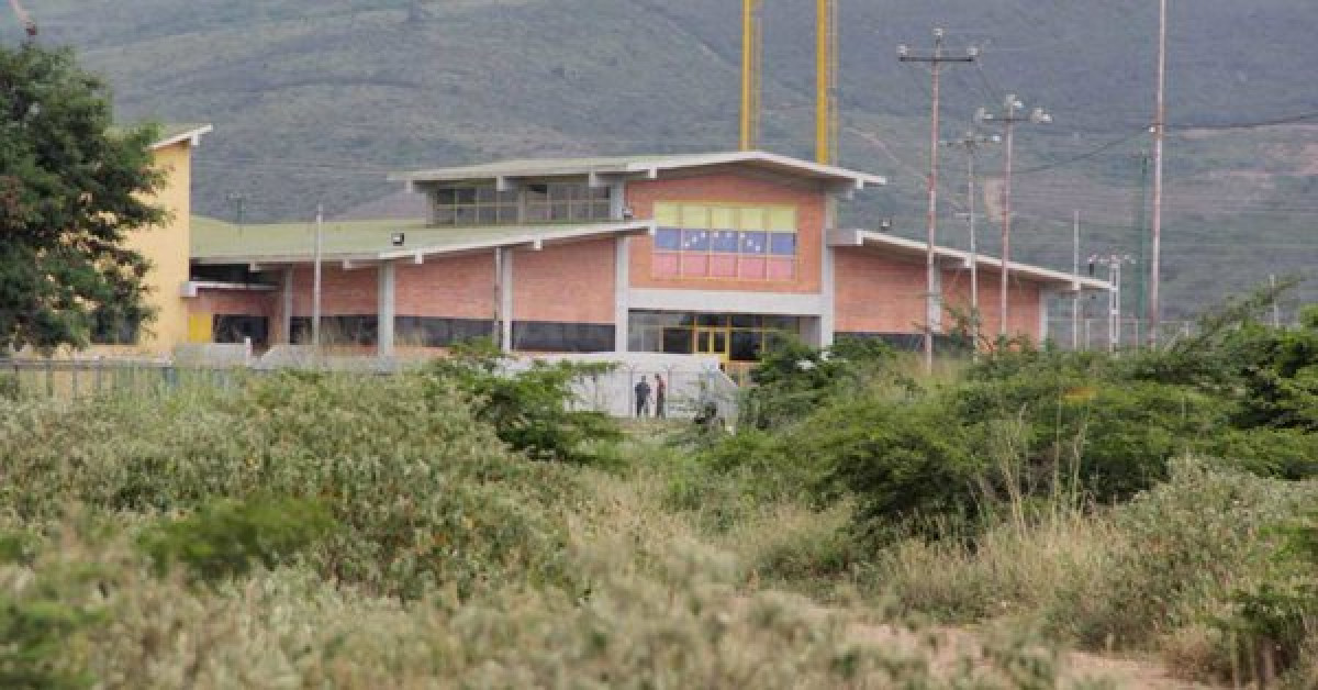 Motín en cárcel venezolana deja 11 muertos y 28 heridos