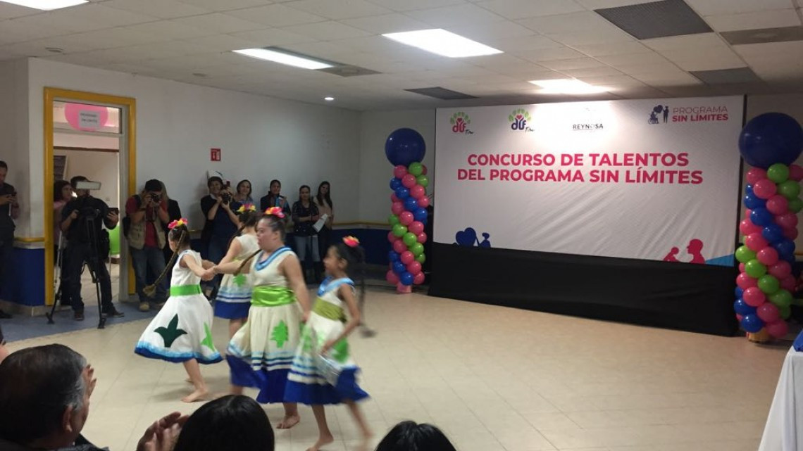Participan niños y jóvenes especiales, en concurso de talentos