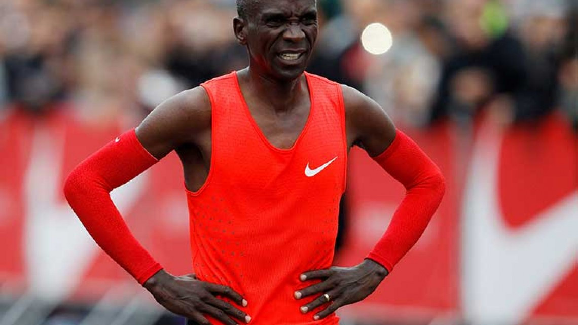 Eliud Kipchoge corre el maratón más rápido de la historia