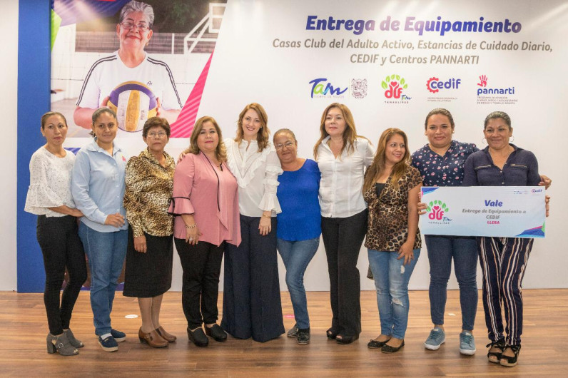 DIF entrega apoyos a niños y personas con discapacidad 
