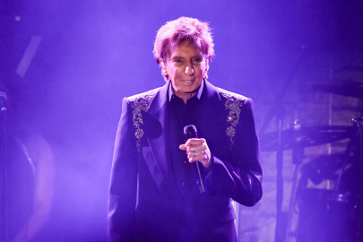 Barry Manilow revela diagnóstico de cáncer de pulmón y pospone fechas de su gira
