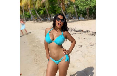 Salma Hayek presume ‘cuerpazo’ a un día de su cumpleaños 53