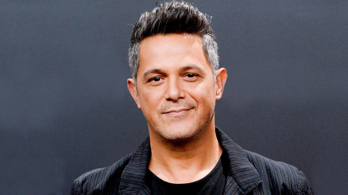 Alejandro Sanz cancela show por neumonía