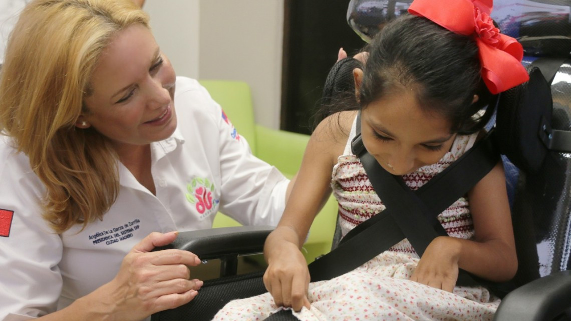 Continúa DIF Madero cumpliendo con las familias de la localidad