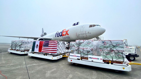 Llega a México segundo lote de vacunas de Moderna donadas por EU