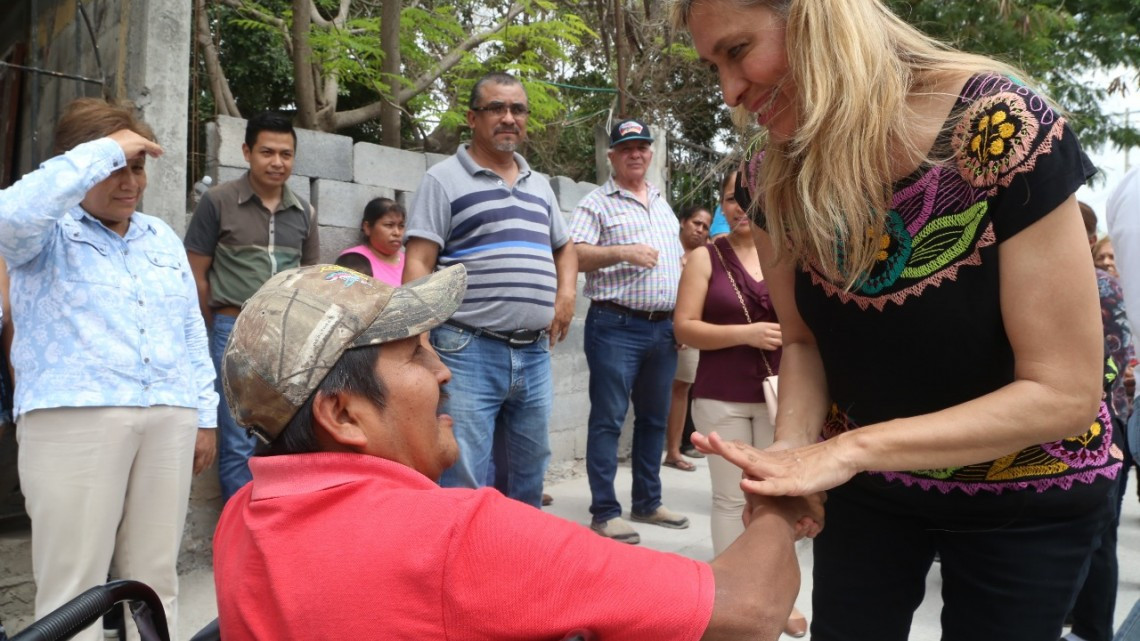 Inauguran pavimentaciones en la colonia Esperanza