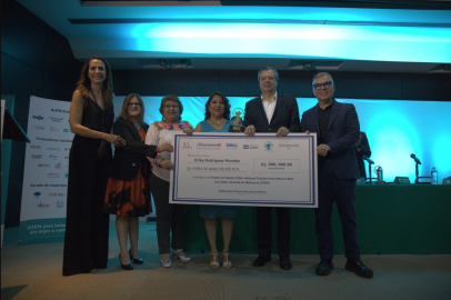 Erika y Ángela son reconocidas como las mejores maestra y estudiante STEM en México