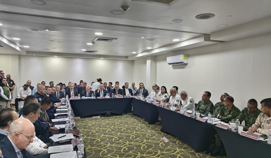 Ferromex y Migración acuerdan acciones para evitar que migrantes aborden trenes