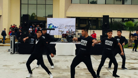 JT realiza concierto “Ritmo, música, amor y amistad” 