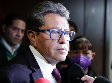 Monreal busca denunciar a Sansores por espionaje