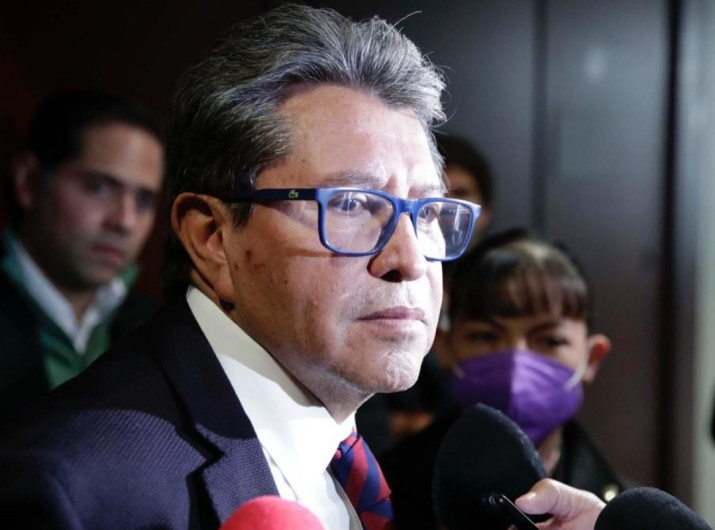 Monreal busca denunciar a Sansores por espionaje