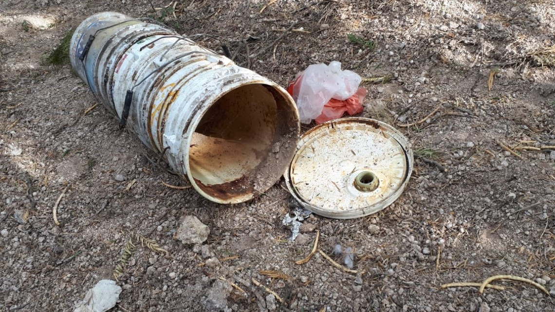 ¡Grasa orgánica y desechos clínicos en inmediaciones de sistema lagunar!