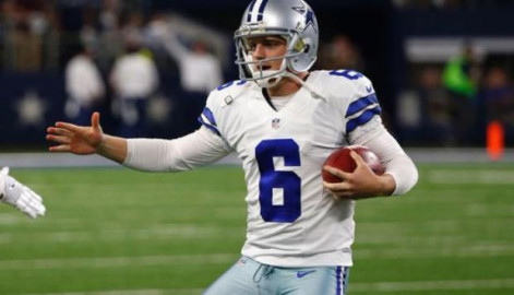 Jones renueva contrato por 4 años con los Vaqueros 