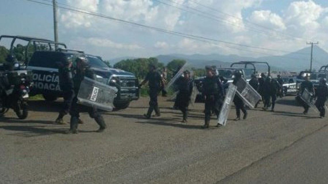 "No fue un disparo como tal", dice Aureoles sobre normalista herido