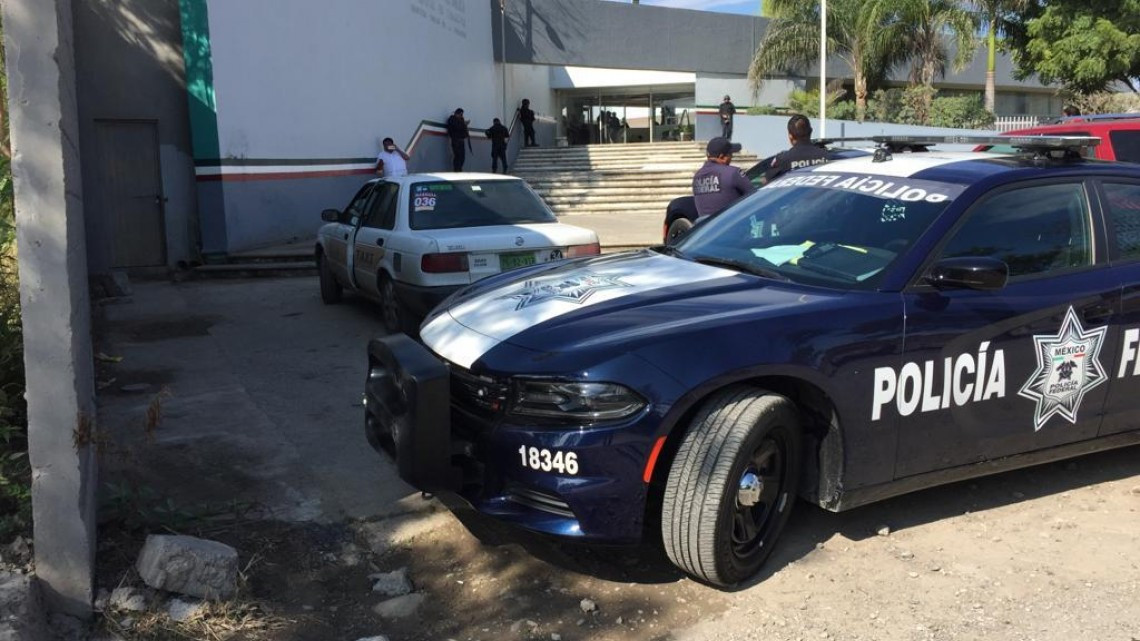 Federal asegura a 33 indocumentados