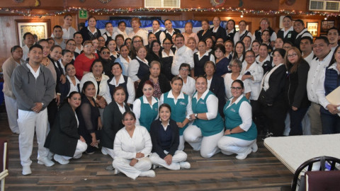 Festeja Alcalde a enfermeras de Río Bravo 