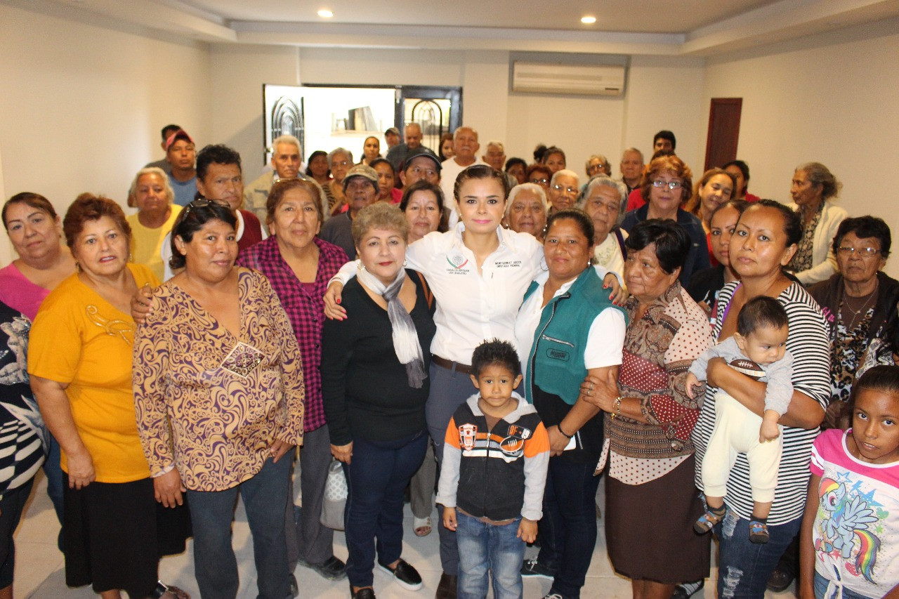 Beneficia diputada a 50 personas con aparatos auditivos 