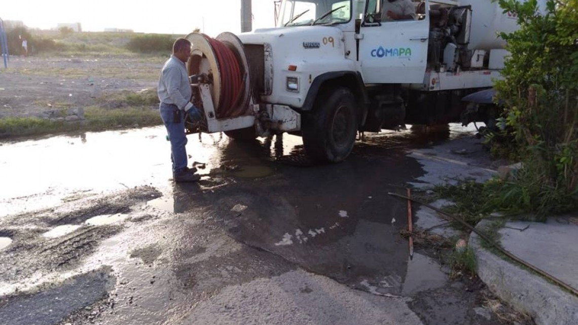 Comapa trabaja con equipo vactor