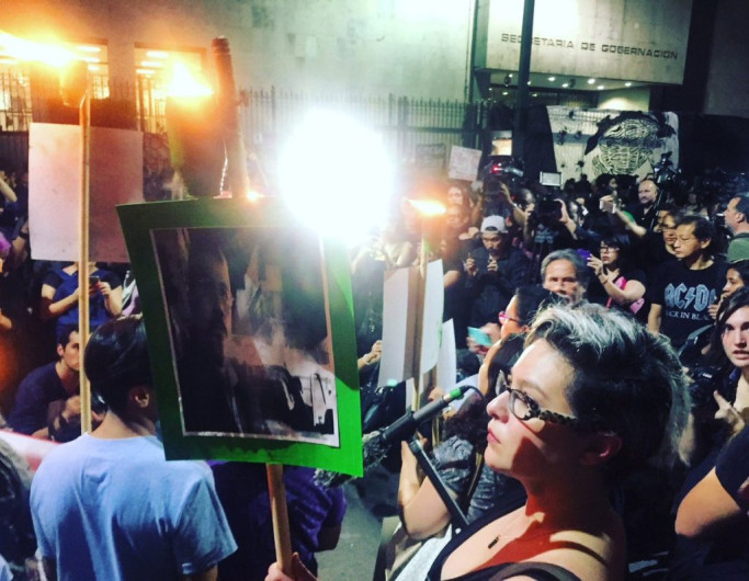 Periodistas se manifiestan frente a la Secretaría de Gobernación