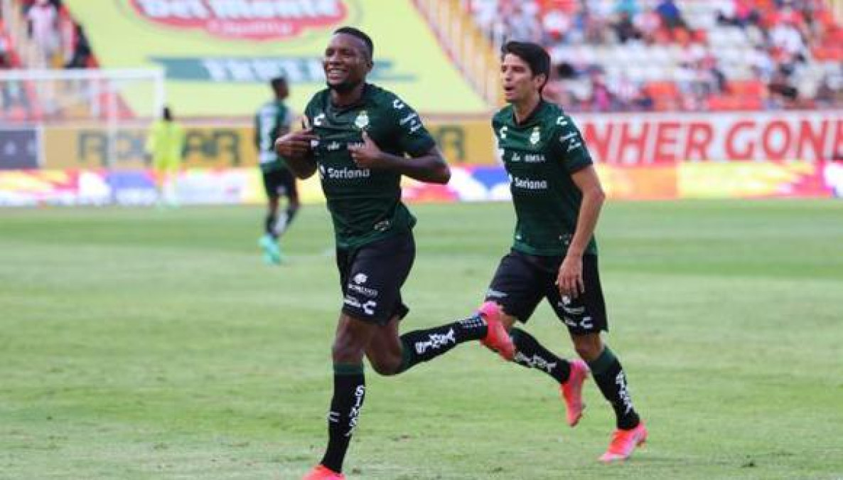 Santos golea 3-0 al Necaxa 