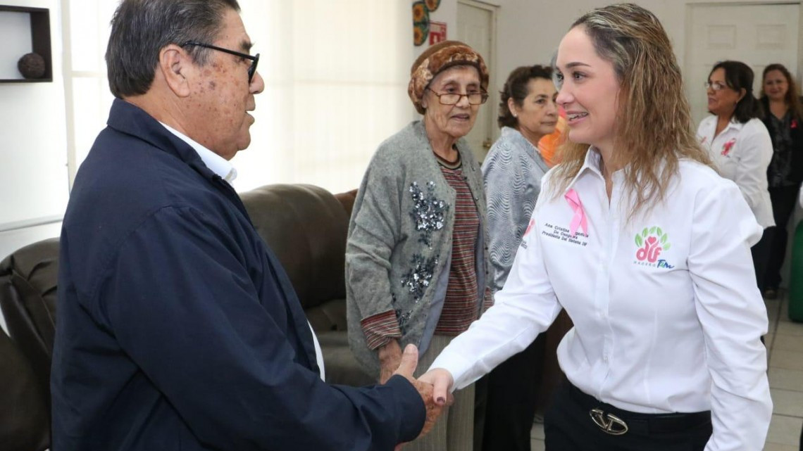 Convive la Presidenta del DIF Madero con abuelitos de la Estancia Diurna