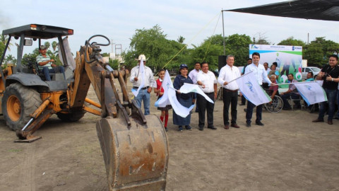 Mante contará con nueva cancha de pasto sintético.