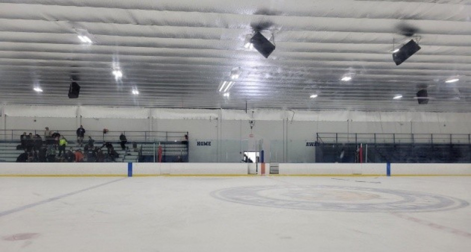 Tiroteo durante partido de hockey en Rhode Island deja dos muertos.