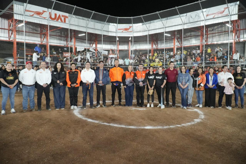 Inaugura rector Dámaso Anaya el Parque Universitario de Softbol de la UAT