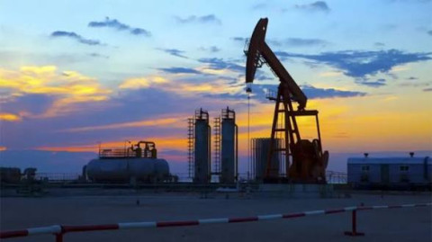 Petróleo de Texas repunta y alcanza los 87 dólares tras plan de la AIE