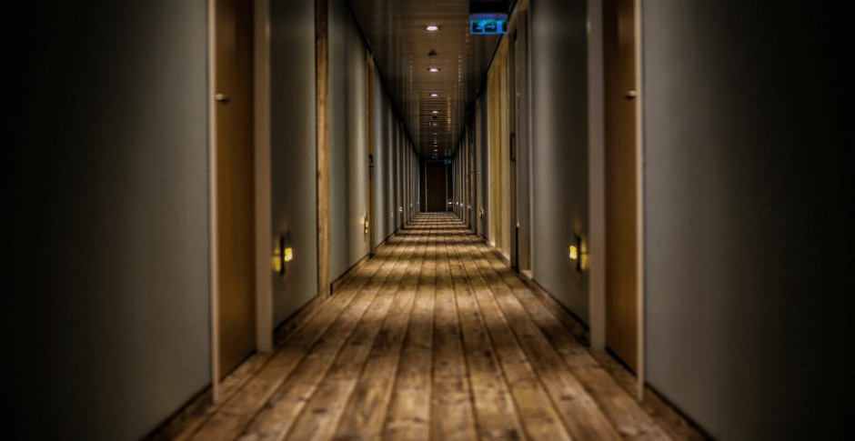 Senadora propone protocolo nacional contra trata de personas y delitos sexuales en hoteles