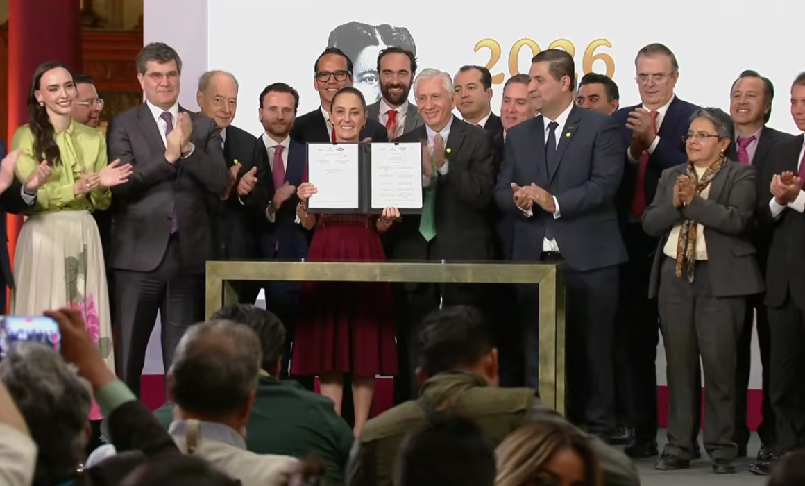 Sheinbaum firma acuerdo para impulsar la industria del acero en México