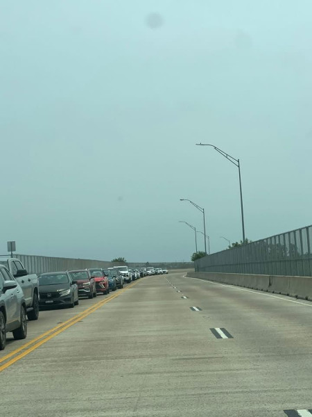 Saturación en puentes internacionales de Tamaulipas por fin de semana largo