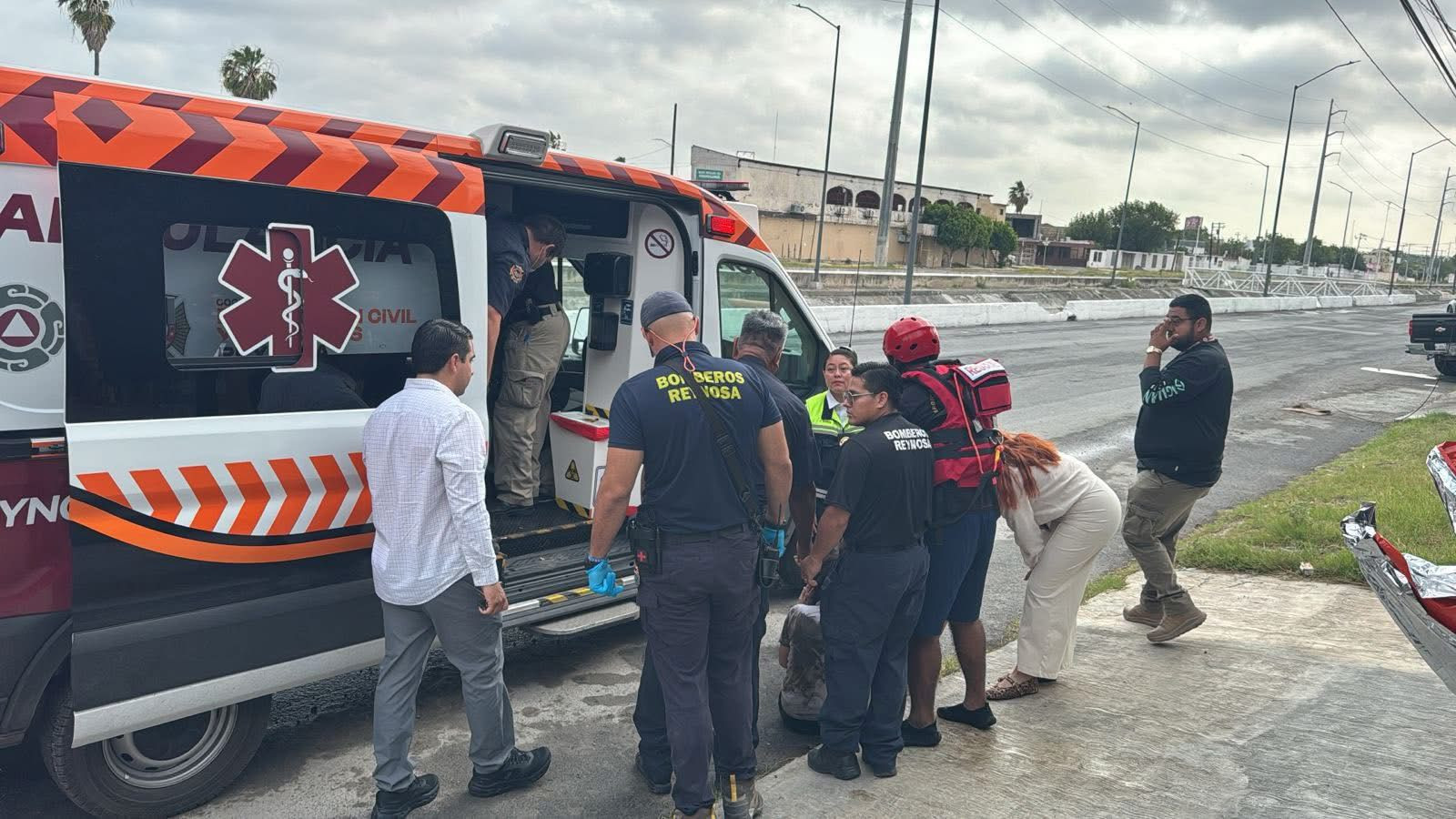 Cuerpos de emergencia rescatan a menor en el “dren de las Mujeres”