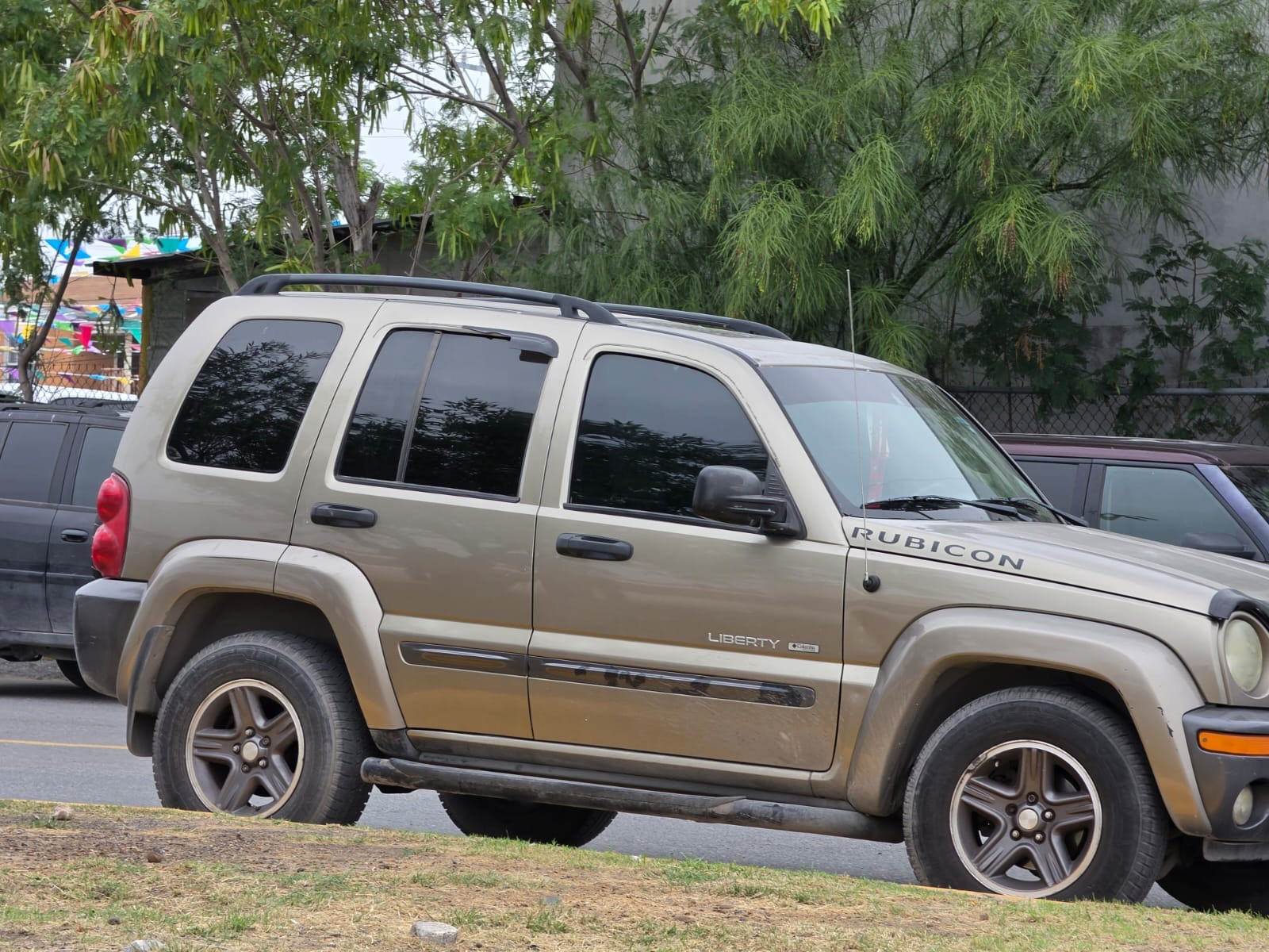 Refuerzan seguridad con restricción de vidrios polarizados