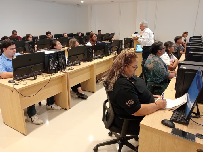 Imparten talleres de inteligencia artificial en la Infoteca de Nuevo Laredo